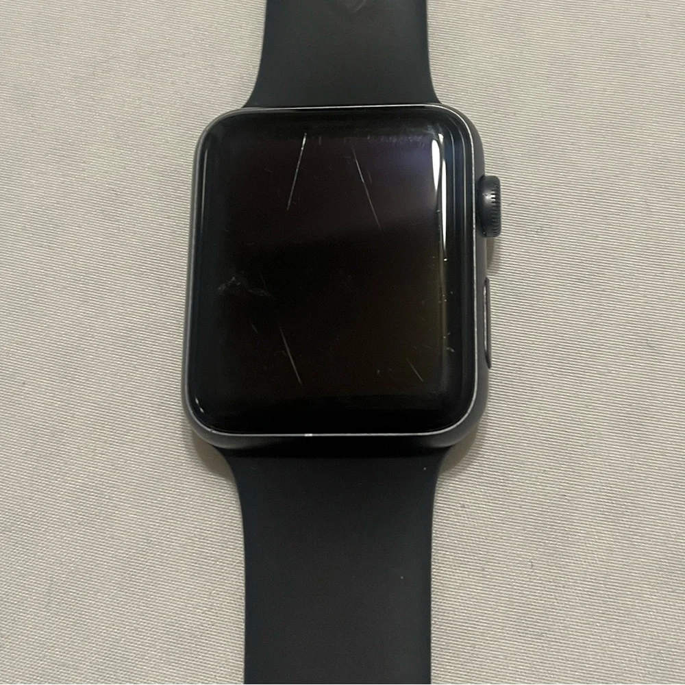Apple Watch Series 3 42mm aluminum case ION-X composite back GPS WR–50m LOCKED